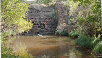 Retirada la principal barrera abandonada del río Riato: Barbos y truchas autóctonas del embalse de Atazar podrán reproducirse en los ríos Riato y La Puebla