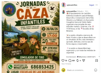 Él dispara y ella mira: un ayuntamiento asturiano gobernado por el PP fomenta la caza entre los niños con un anuncio machista