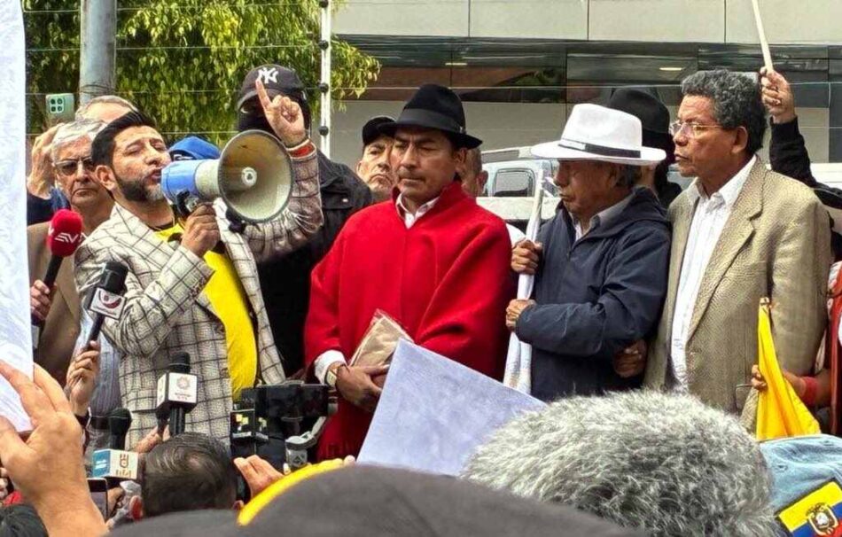 Organizaciones de Ecuador formalizan pedido de revocatoria de Noboa
