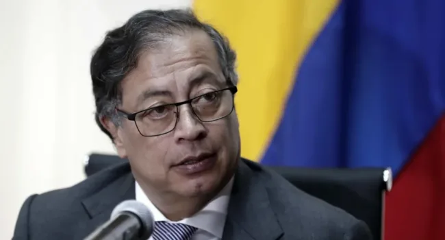 Gobierno de Colombia rechaza intento de suspender a Petro a 11 días del balotaje