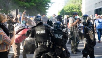 Los derechos laborales bajo ataque: el avance global de la represión antisindical