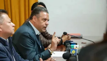Gobernador de La Paz asegura que el presidente de Bolivia no renunciará y que se llegará a un acuerdo en «cuestión de días»