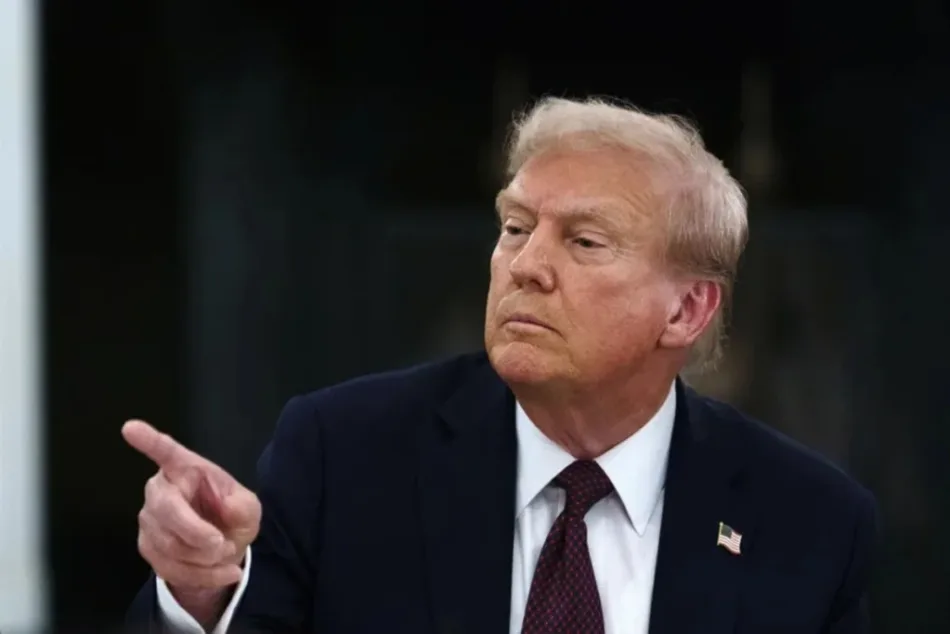 Trump arremete contra The New York Times por críticas a guerra contra Irán