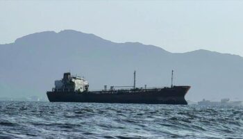 Carga de crudo saudí en el mar Rojo cae un 40% por bloqueo yemení