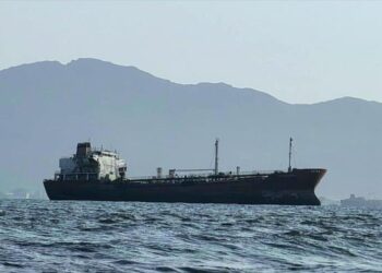 Carga de crudo saudí en el mar Rojo cae un 40% por bloqueo yemení