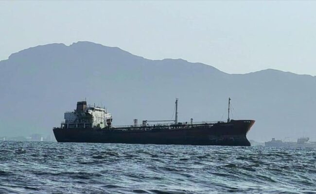 Carga de crudo saudí en el mar Rojo cae un 40% por bloqueo yemení