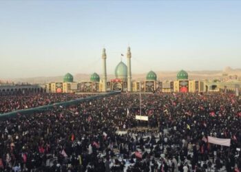 Comienzan en Qom las ceremonias fúnebres por el Líder mártir de Irán, el ayatolá Seyed Ali Jamenei