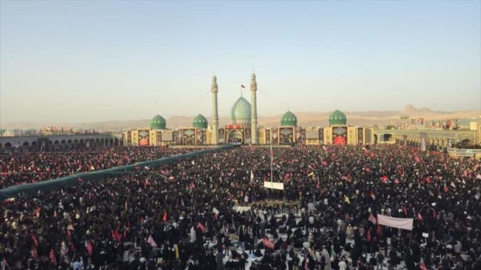 Comienzan en Qom las ceremonias fúnebres por el Líder mártir de Irán, el ayatolá Seyed Ali Jamenei