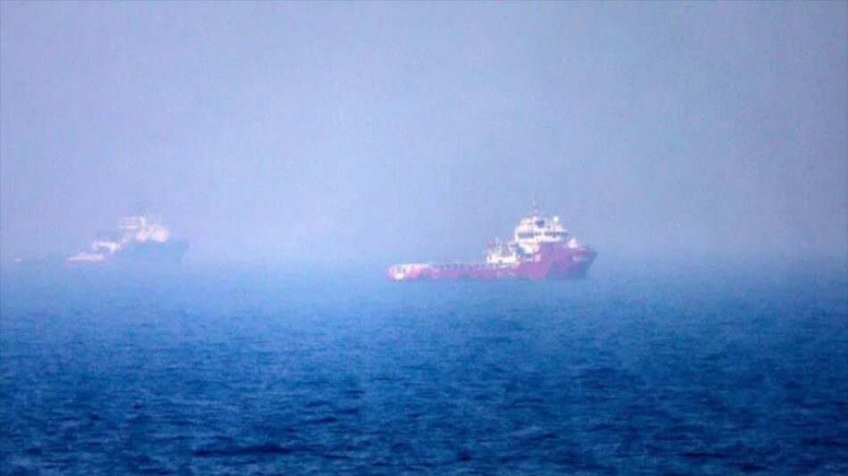 Irán ataca dos superpetroleros inducidos por EEUU a cruzar ruta minada en Ormuz