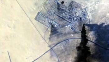 Cuerpo de Guardianes de la Revolución Islámica (CGRI) de Irán ataca 85 objetivos militares clave de EEUU tras su agresión