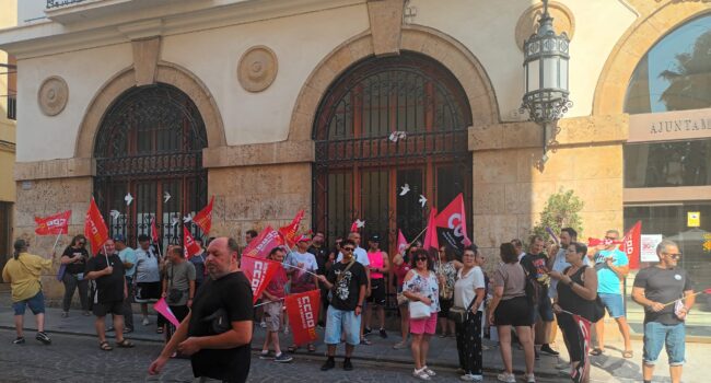 Las trabajadoras de limpieza urbana de Sagunto se preparan para una huelga indefinida el 15 de julio por un convenio justo después del bloqueo de la negociación