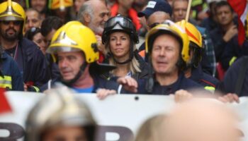 «Reclamamos la Ley Básica de Bomberos y Bomberas»