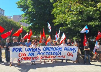CIG-Servizos mobilízase en Compostela por condicións dignas e salarios xustos para o persoal da hostalaría