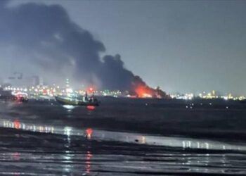 EEUU vuelve a violar alto el fuego con Irán y amenaza con bloqueo naval
