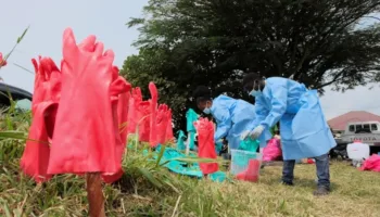Brote de ébola en Congo eleva riesgo por malaria y otras enfermedades