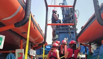 El Aita Mari denuncia el bloqueo operativo en el Mediterráneo central tras casi dos semanas de misión