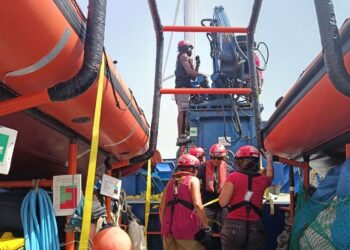 El Aita Mari denuncia el bloqueo operativo en el Mediterráneo central tras casi dos semanas de misión