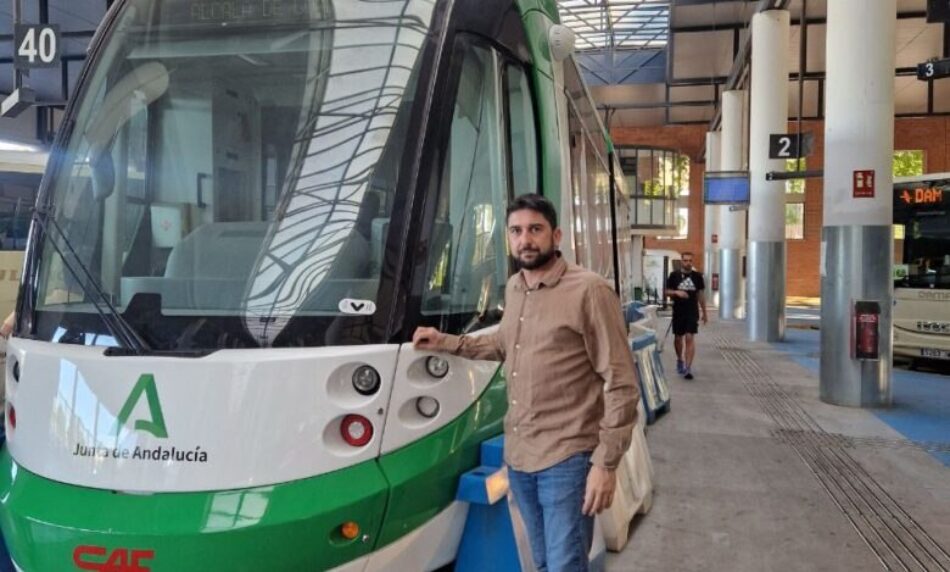 IU Sevilla denuncia que la Junta vuelve a recortar en verano el servicio de autobuses interurbanos y abandona a miles de usuarios del área metropolitana