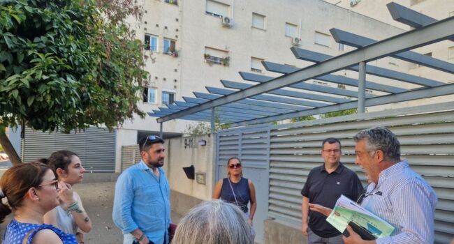IU exige a EMVISESA un plan urgente de mantenimiento en Estrella Vega 9-11 tras comprobar “años de abandono” en una promoción pública de vivienda