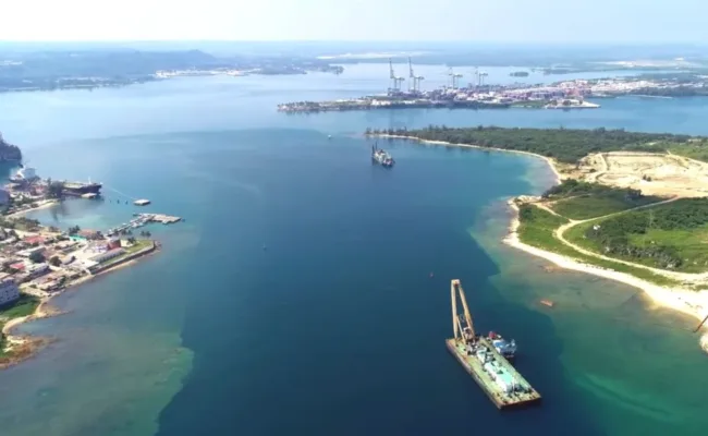Miles de contenedores para Cuba están retenidos en el Caribe por bloqueo de EE.UU.