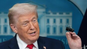 Trump ganó cientos de millones por la venta de criptomonedas