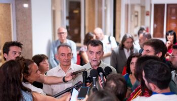 Maíllo advierte de que “Rajoy es un racista” por decir que la selección de fútbol de Francia juega ‘sin franceses’ y denuncia el “bloque y discurso reaccionario” que el PP comparte ya con Vox