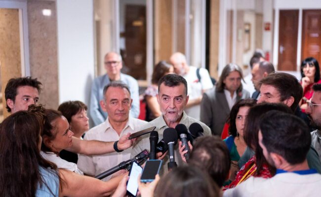 Maíllo advierte de que “Rajoy es un racista” por decir que la selección de fútbol de Francia juega ‘sin franceses’ y denuncia el “bloque y discurso reaccionario” que el PP comparte ya con Vox