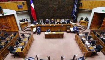 Oposición chilena llevará megarreforma al Tribunal Constitucional