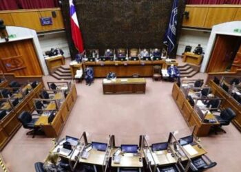 Oposición chilena llevará megarreforma al Tribunal Constitucional