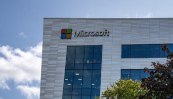 Por Andalucía denuncia que la Junta está cediendo datos de menores para que una multinacional haga negocio