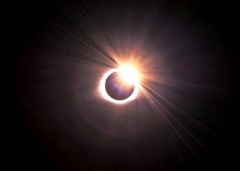 El Ministerio de Ciencia lanza un visor web para localizar y disfrutar del eclipse solar con seguridad