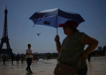 Francia tendrá 37 departamentos en alerta máxima climática