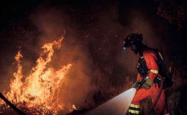 Forestales de Madrid apuntan que están «trabajando con total normalidad, responsabilidad y profesionalidad» ante la emergencia y a pesar del conflicto laboral