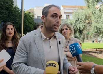 Toni Valero acusa a Moreno Bonilla de convertir la Junta en una “ventanilla de tramitación” para proyectos especulativos como la macroplanta de biogás de Benacazón