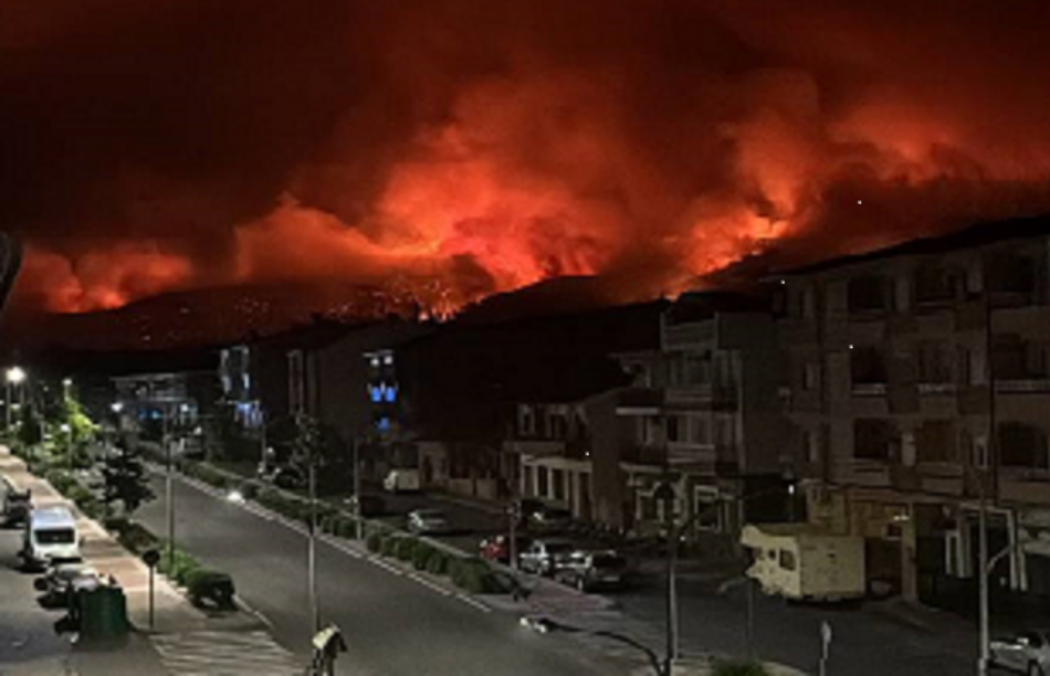 IU lleva una moción a los ayuntamientos para implementar “planes de evacuación y nuevas medidas públicas para prevenir incendios” de cara a enfrentar el aumento de grandes fuegos