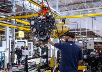 La industria argentina continúa desplomándose