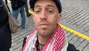 IU plantea al Gobierno que ejerza su derecho legal a denegar la extradición del activista norteamericano J.C. Chambers ante los evidentes riesgos de una entrega a EEUU