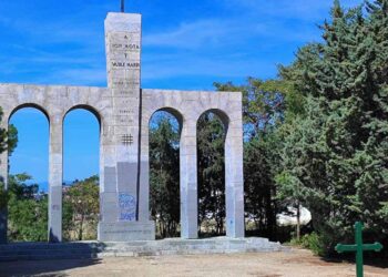 IU pide a la Fiscalía que ponga fin a la celebración fascista anual en un supuesto monumento «a los legionarios rumanos caídos» en Majadahonda e insta a la “disolución judicial” de las entidades que la promueven