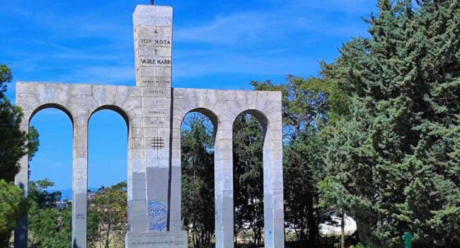IU pide a la Fiscalía que ponga fin a la celebración fascista anual en un supuesto monumento «a los legionarios rumanos caídos» en Majadahonda e insta a la “disolución judicial” de las entidades que la promueven