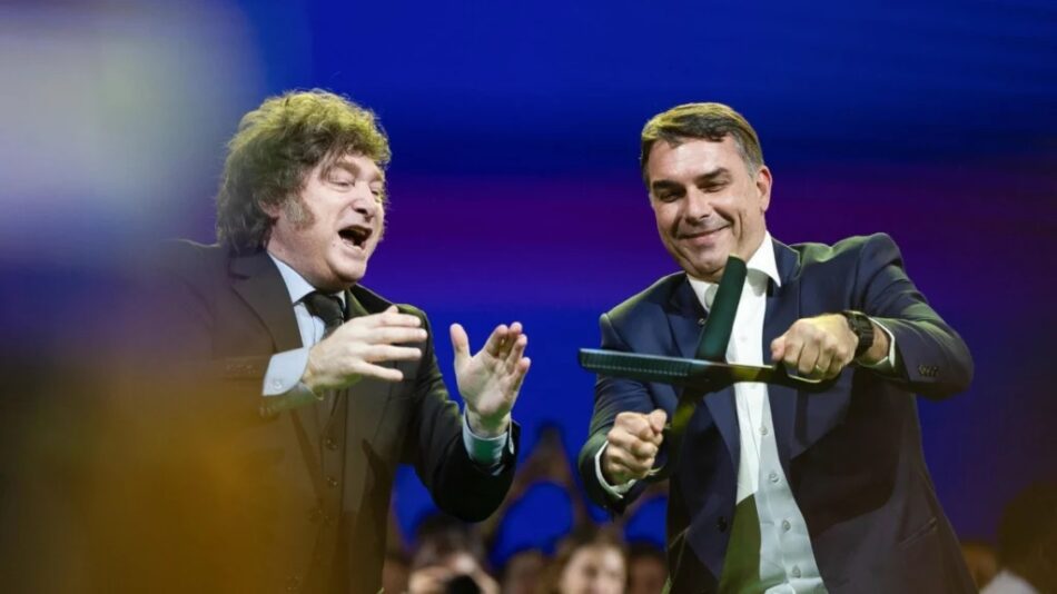Bolsonaro lanza su candidatura junto a Milei y promete seguir los pasos de su padre