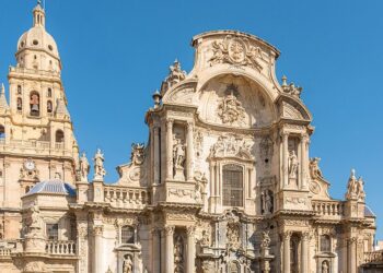 IU-Verdes felicita a la FAMHRM por la retirada de la inscripción dedicada a Primo de Rivera de la fachada de la Catedral de Murcia