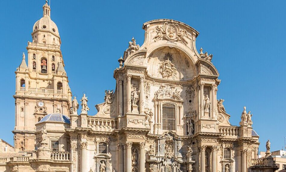 IU-Verdes felicita a la FAMHRM por la retirada de la inscripción dedicada a Primo de Rivera de la fachada de la Catedral de Murcia