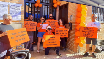 El «banco malo» (Sareb) bloquea la negociación y amenaza con el «desahucio invisible» a 17 familias en Fuenlabrada
