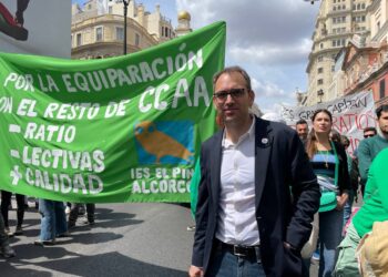 IU reclama a Educación que explique “qué medidas” va a tomar de cara al próximo curso para evitar que las comunidades del PP eliminen las plazas de auxiliares de conversación