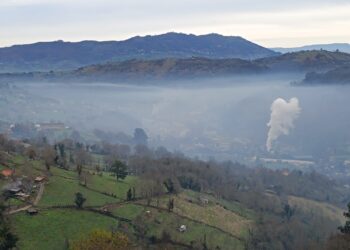 Se vuelven a disparar los contaminantes del aire que se respira en Oviedo esta madrugada
