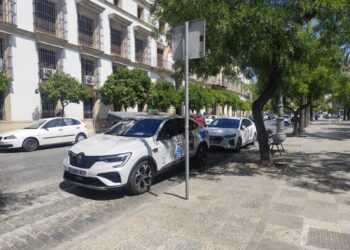 IU Jerez exige al Gobierno Local del PP que legisle para proteger el servico público del taxi frente al inminente desembarco de Cabify