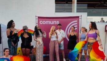 Badalona en Comú omple la Platja dels Pescadors de música, reivindicació i orgull LGTBIQ+