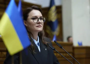 Parlamento de Ucrania aprueba la dimisión de Sviridenko