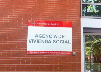 Desahucian a una familia con tres menores, uno con síndrome de Down, de una propiedad de la Agencia de Vivienda Social (AVS) de la Comunidad de Madrid