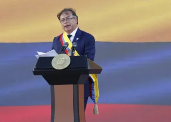 Petro ordena que ninguna base militar sirva para juramentación de ultraderechista de la Espriella